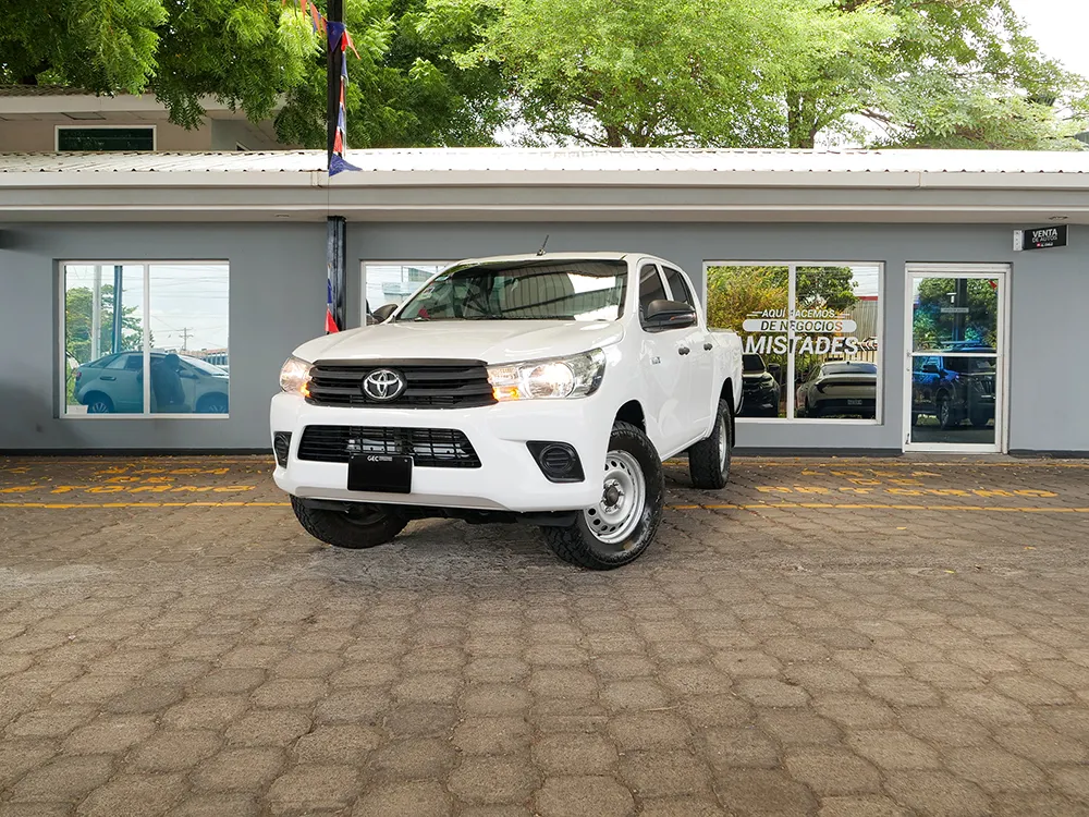 TOYOTA HILUX 1
