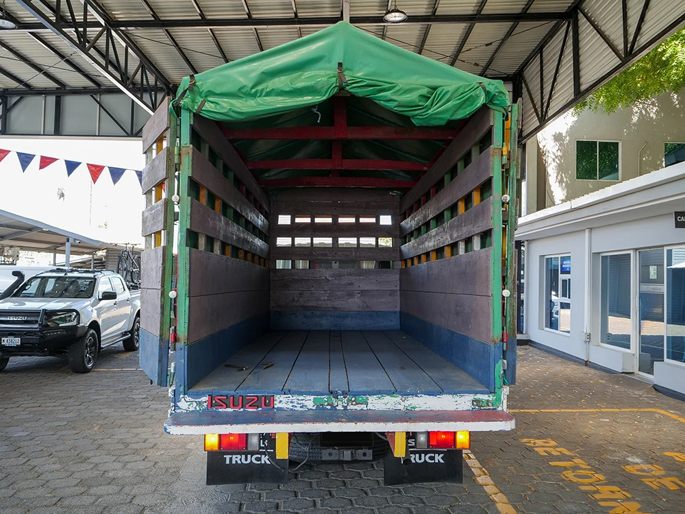 Isuzu-QMR77L-HH5AYN 7