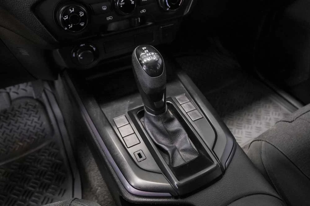 Isuzu D-MAX-Titan 4