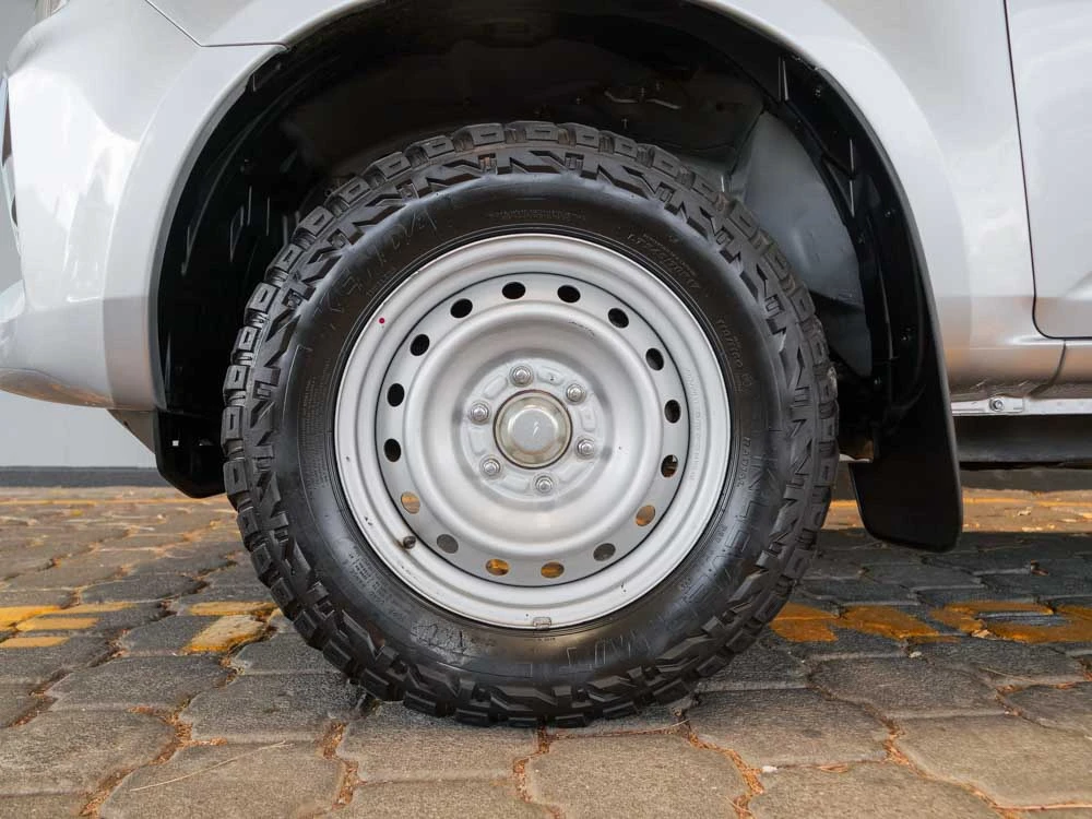 Isuzu D-MAX 6