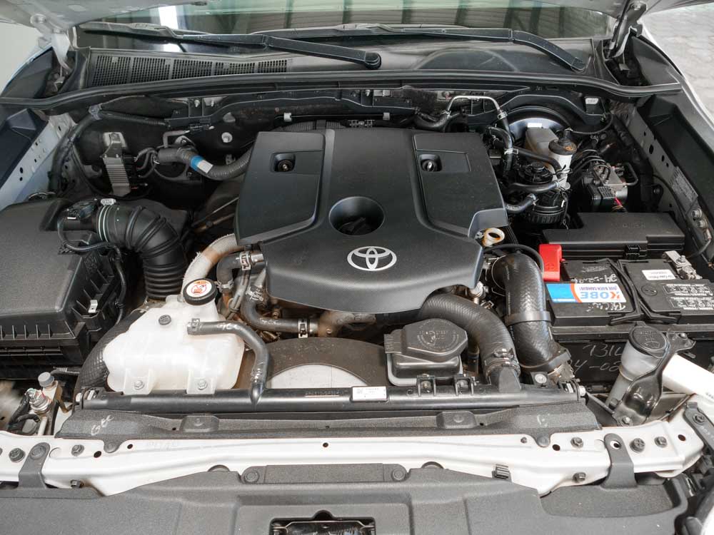 TOYOTA HILUX 6