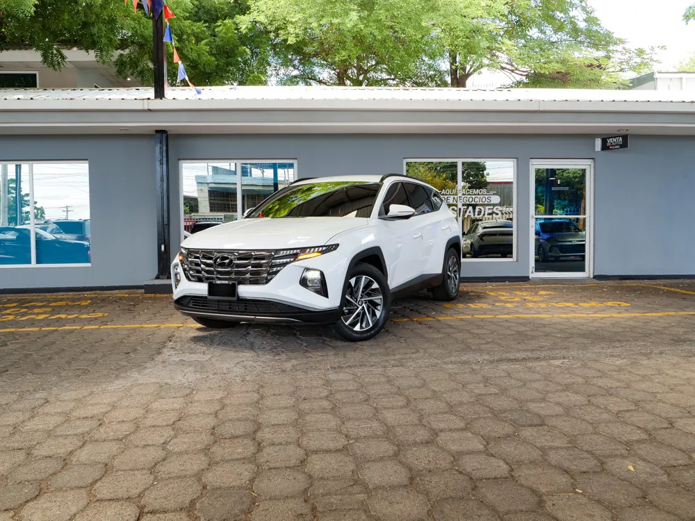 HYUNDAI TUCSON 1