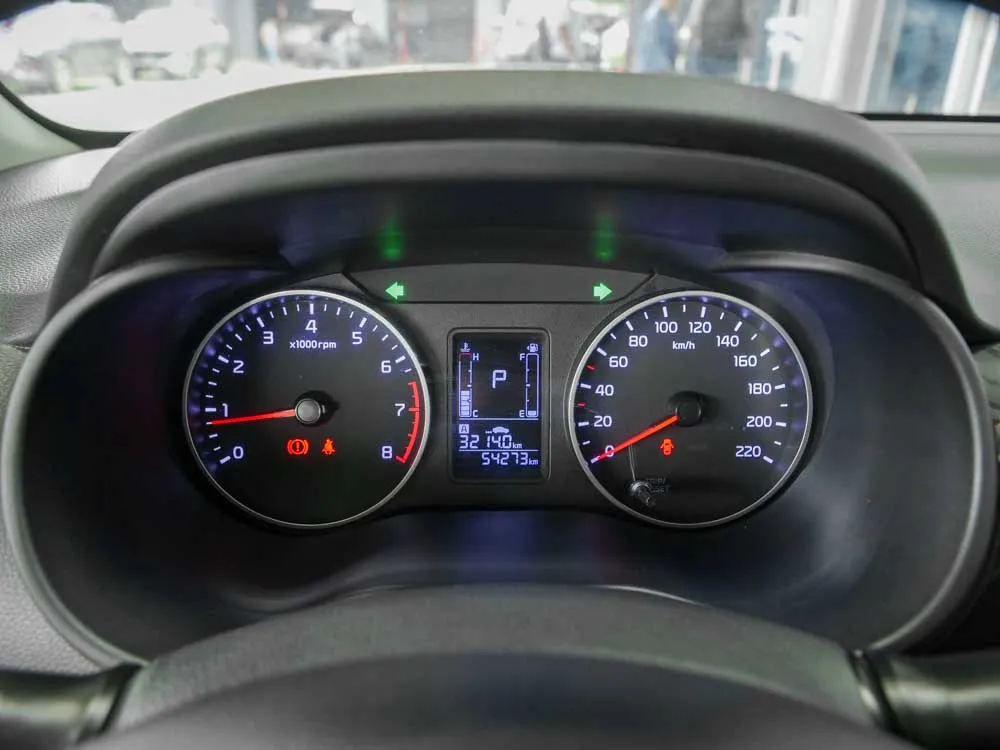 KIA SOLUTO 5