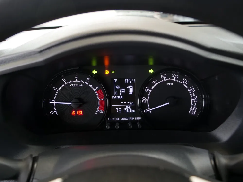 TOYOTA YARIS 5