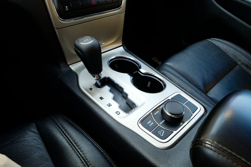 Jeep-GRAND CHEROKEE LAREDO 3