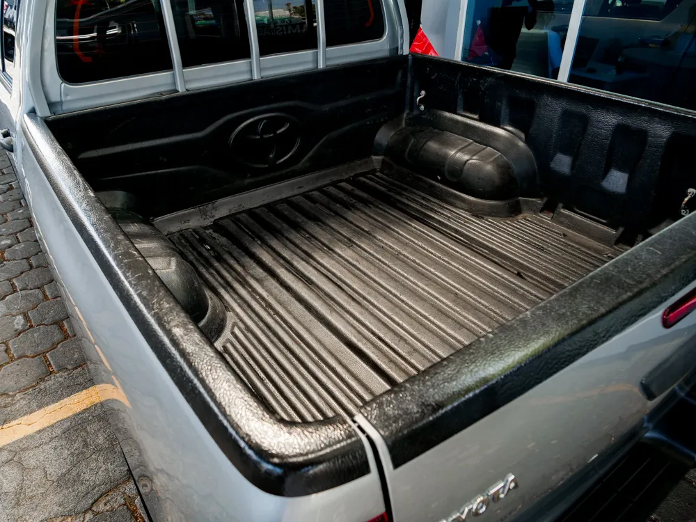 TOYOTA HILUX 3