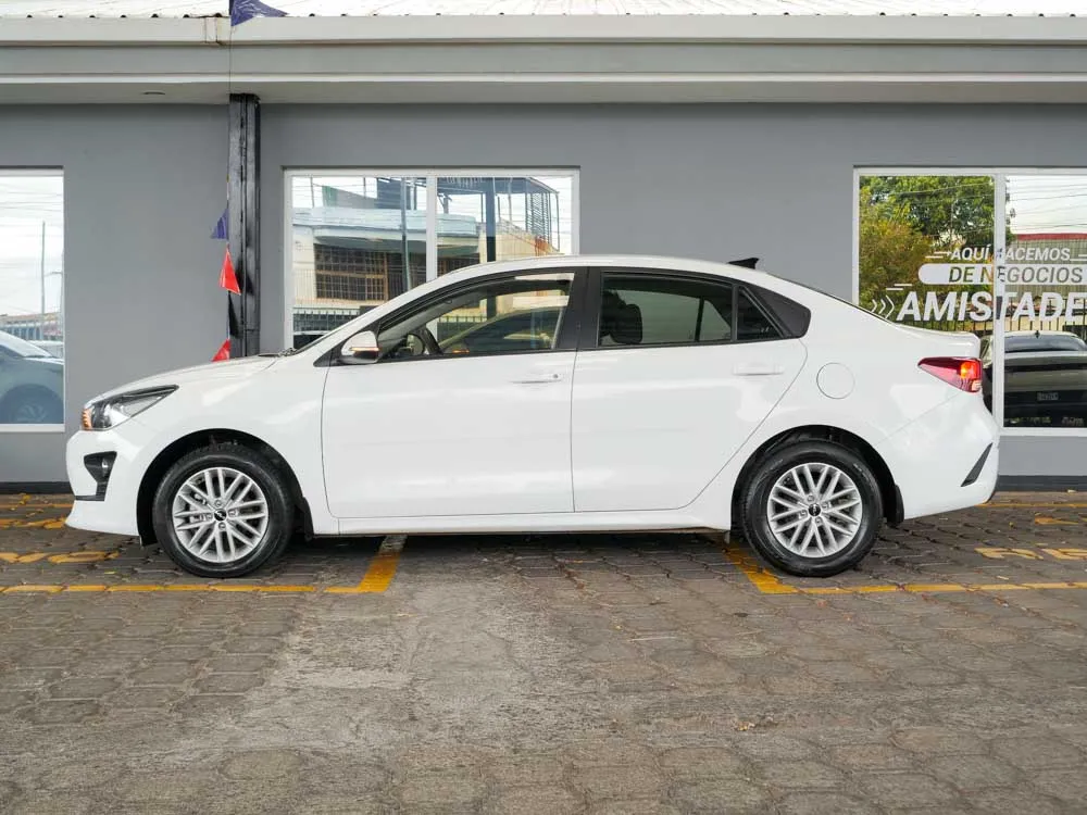 KIA RIO 5