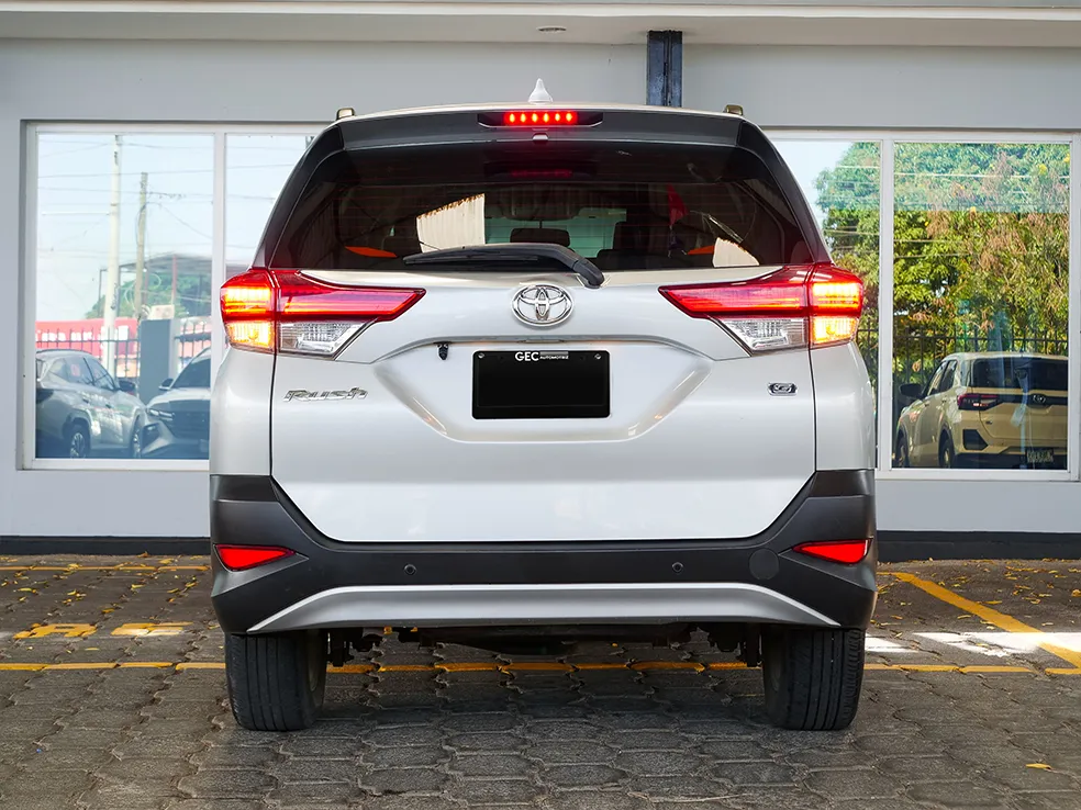 Toyota-Rush 7