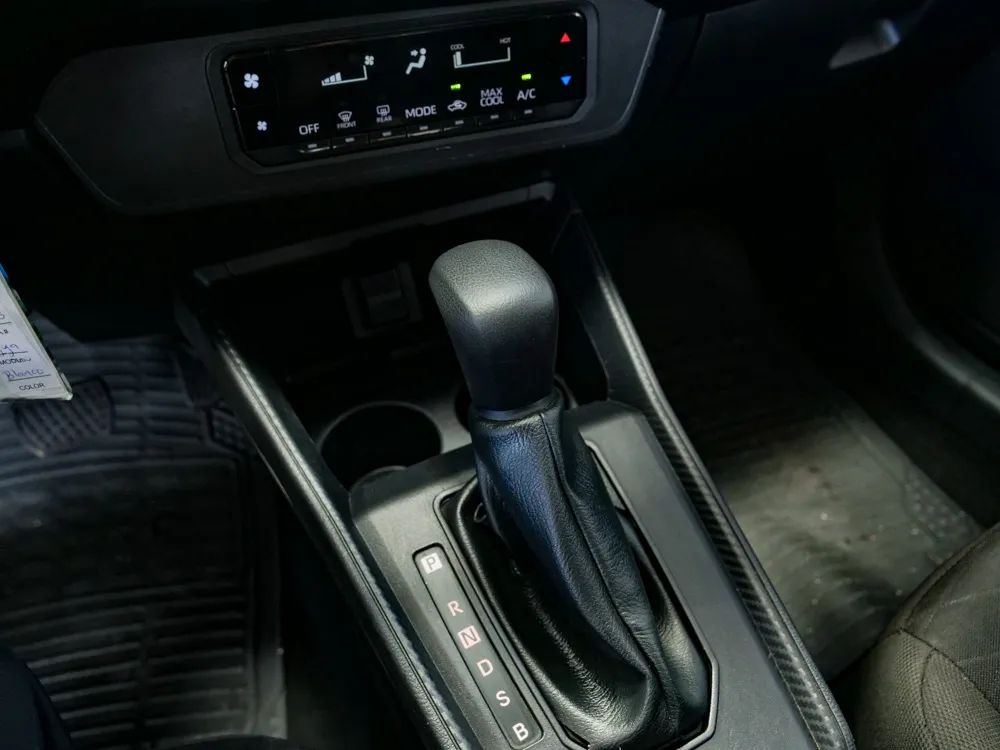 TOYOTA AGYA 4
