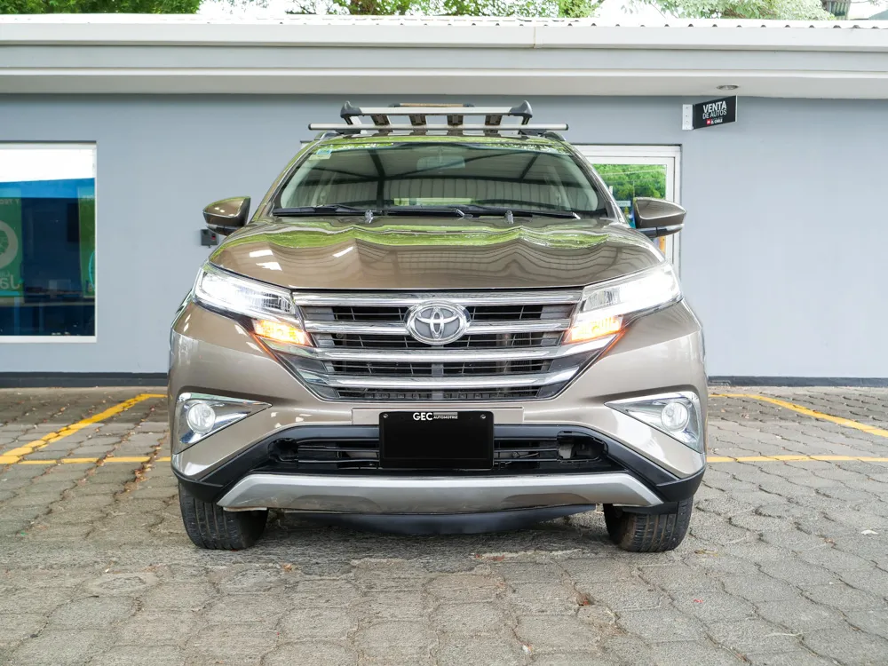 TOYOTA RUSH 4X2 2