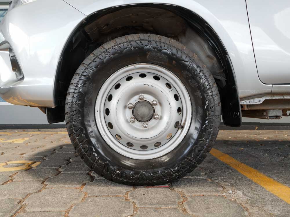 TOYOTA HILUX 7