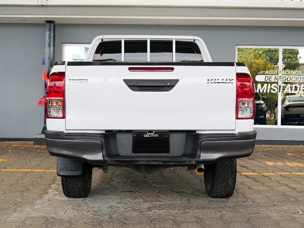 TOYOTA HILUX 10