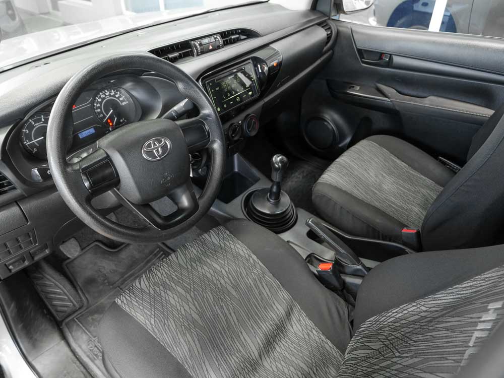 TOYOTA HILUX 5