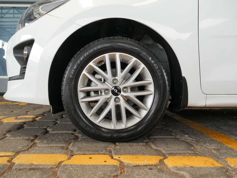 KIA RIO 6