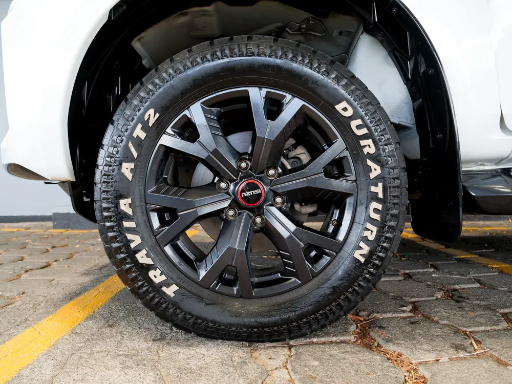 ISUZU D-MAX ULTIMATE 4