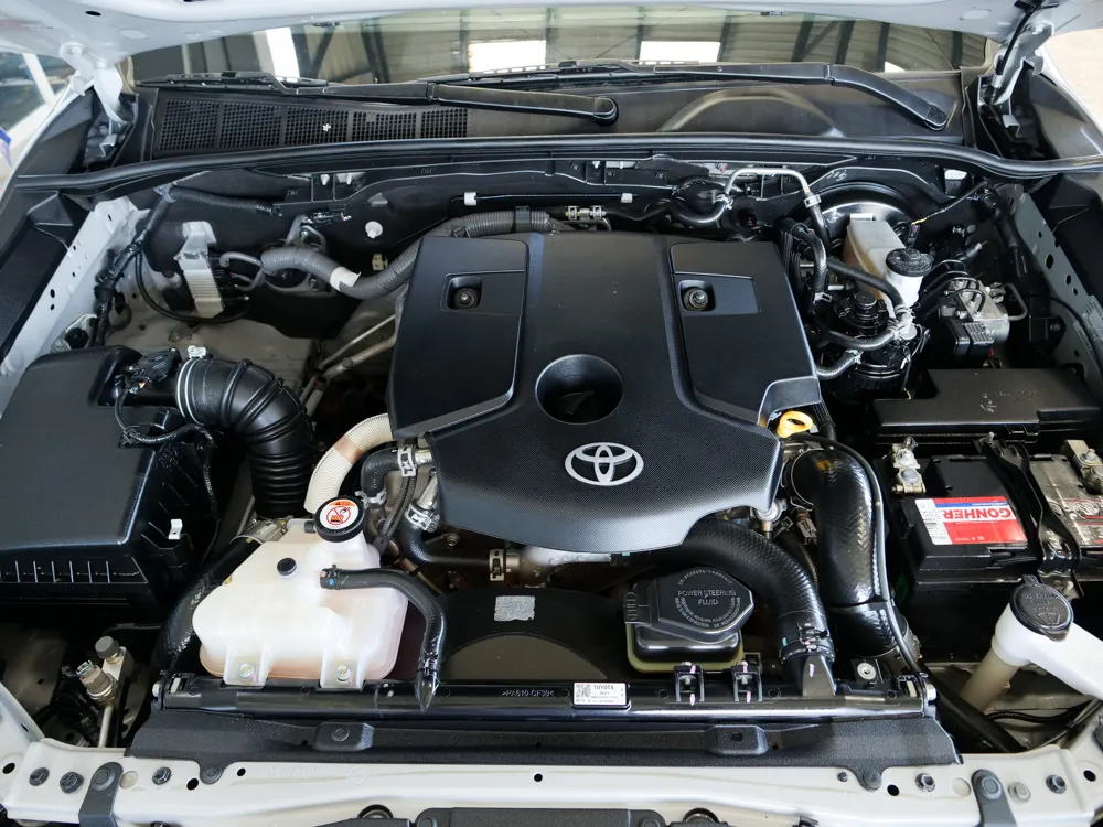 TOYOTA HILUX 9