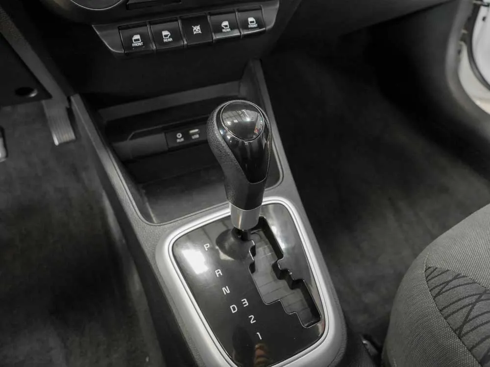 KIA SOLUTO 4