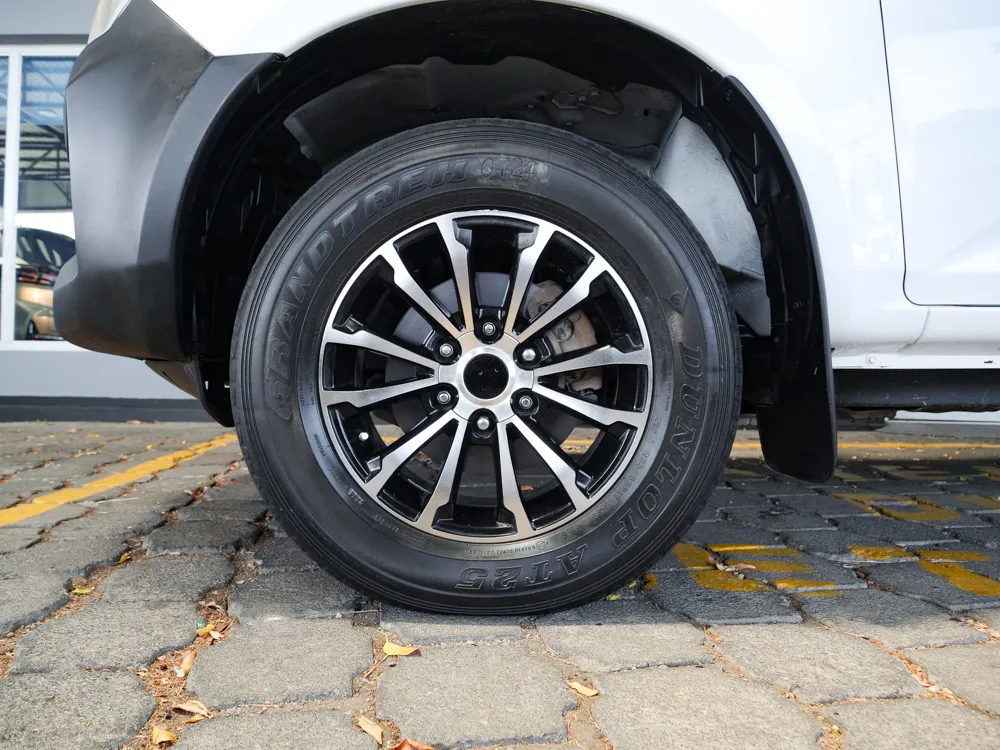 Isuzu-D-MAX POWER DC 7