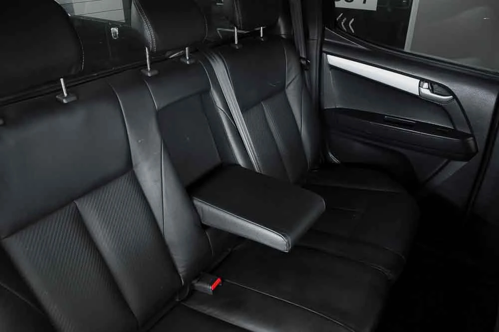 ISUZU-D MAX