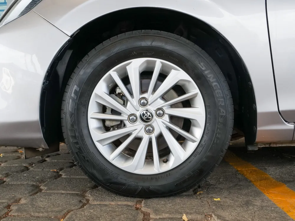 TOYOTA YARIS 7