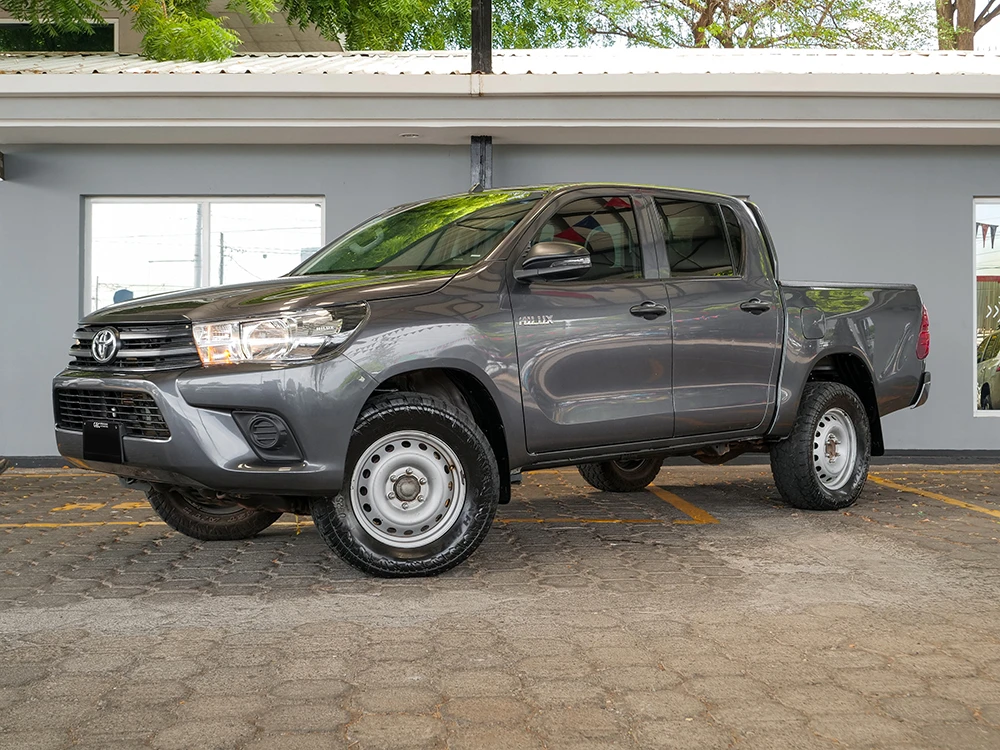 TOYOTA HILUX 1