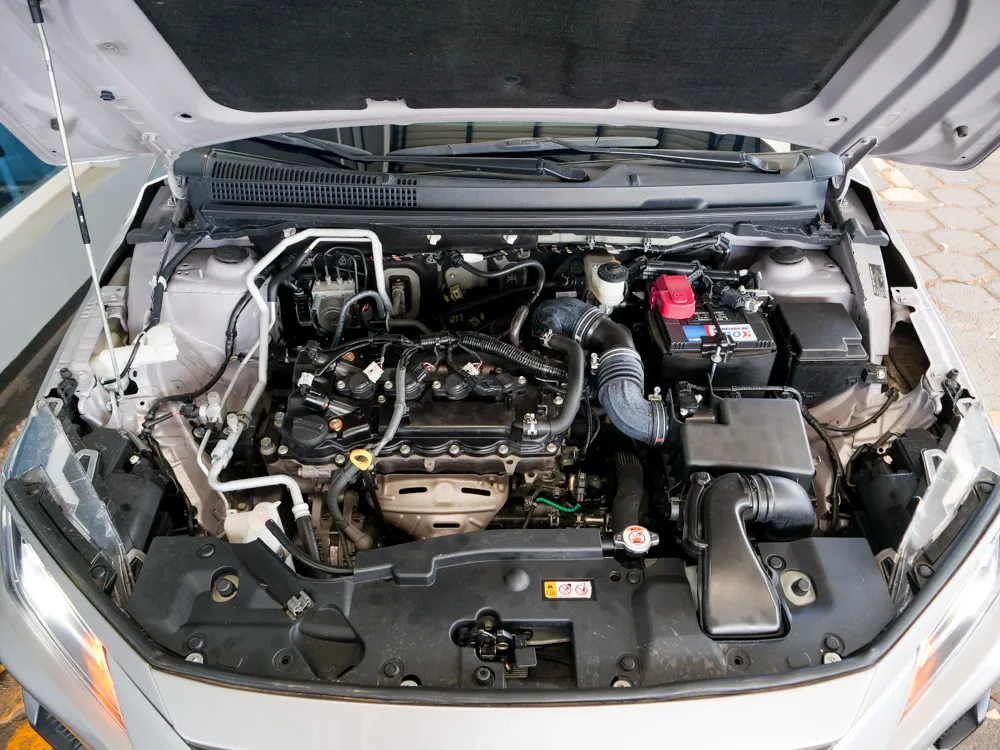 TOYOTA YARIS 6
