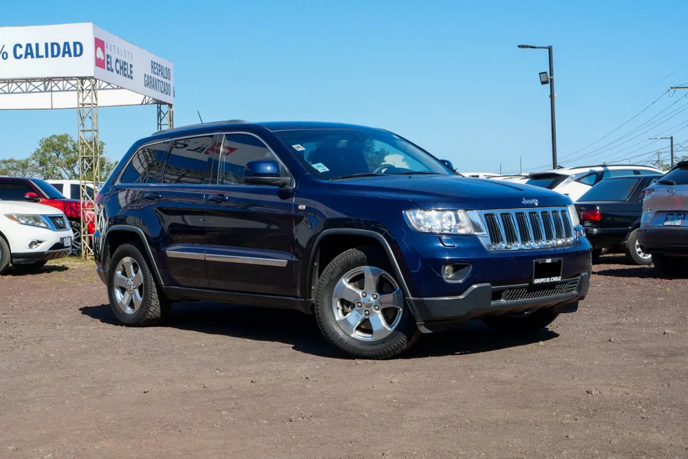 Jeep-GRAND CHEROKEE LAREDO 1