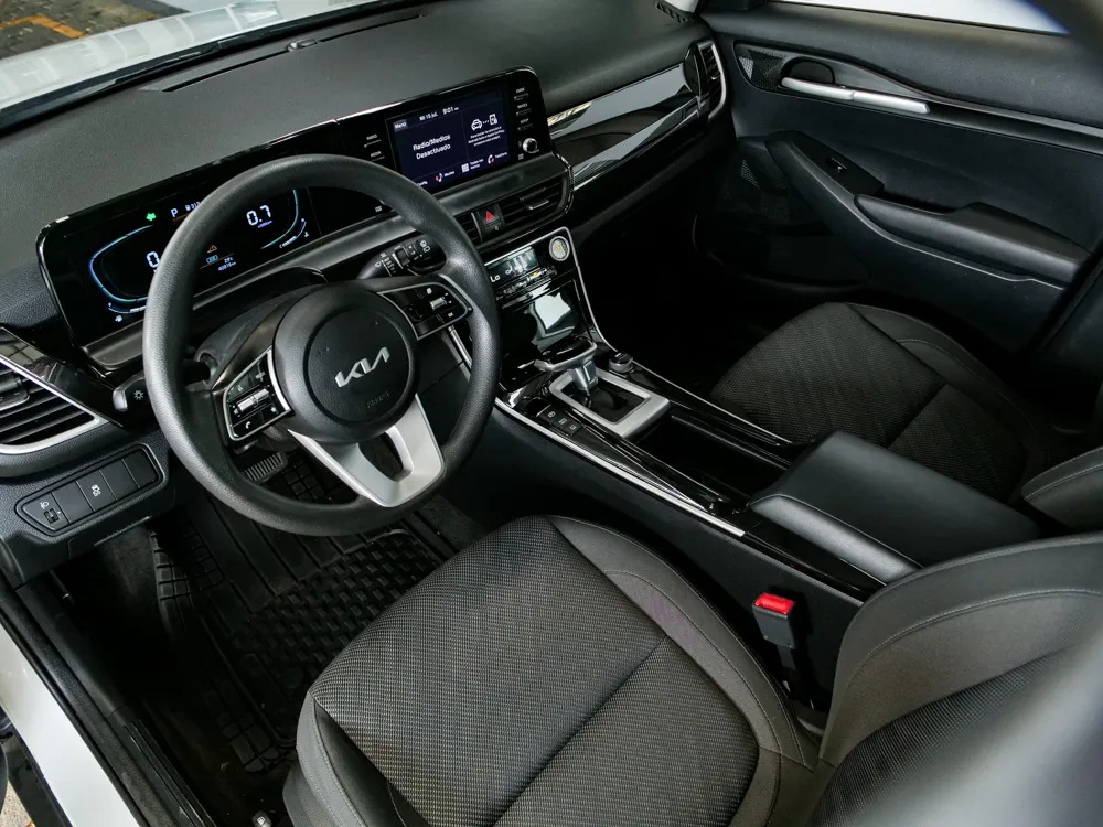 KIA SELTOS 6