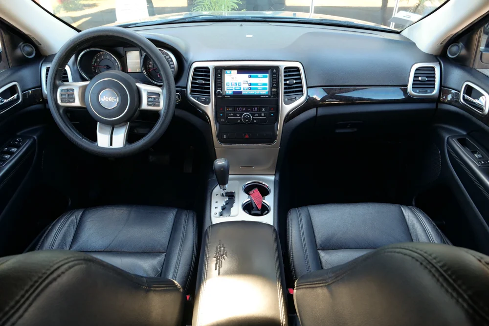 Jeep-GRAND CHEROKEE LAREDO 5