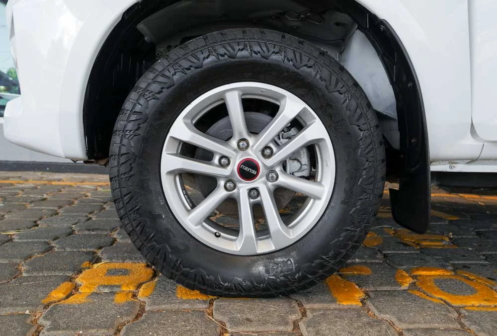 Isuzu D-MAX-Titan 6