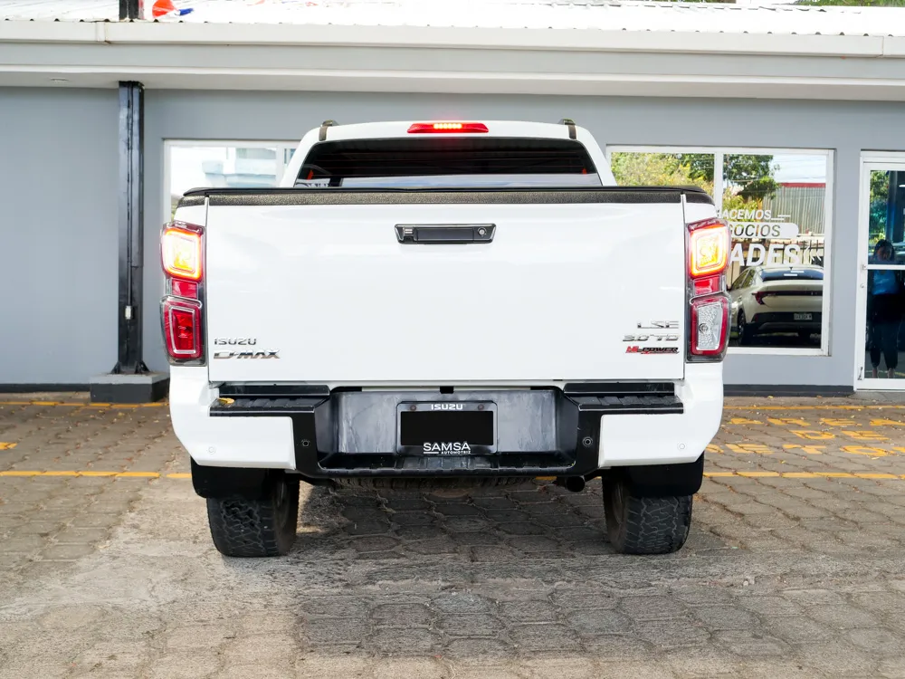 ISUZU D-MAX ULTIMATE 7