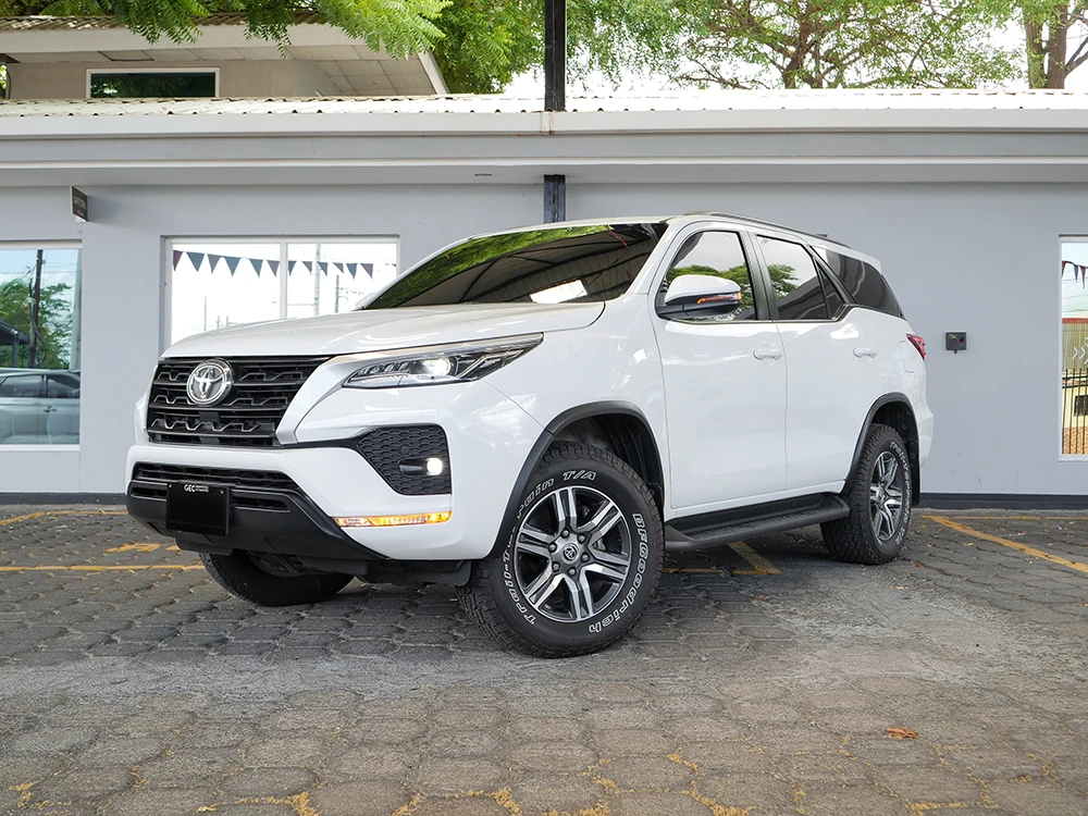 Toyota-FORTUNER 1